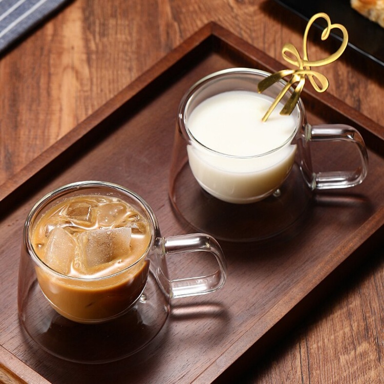 Clear Jiateng double-wall coffee cup, keeps drinks hot or cold longer, elegant design ideal for coffee, tea, or iced beverages