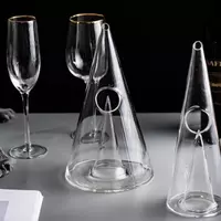 Elegant borosilicate glass whiskey decanter for luxury home bar decoration