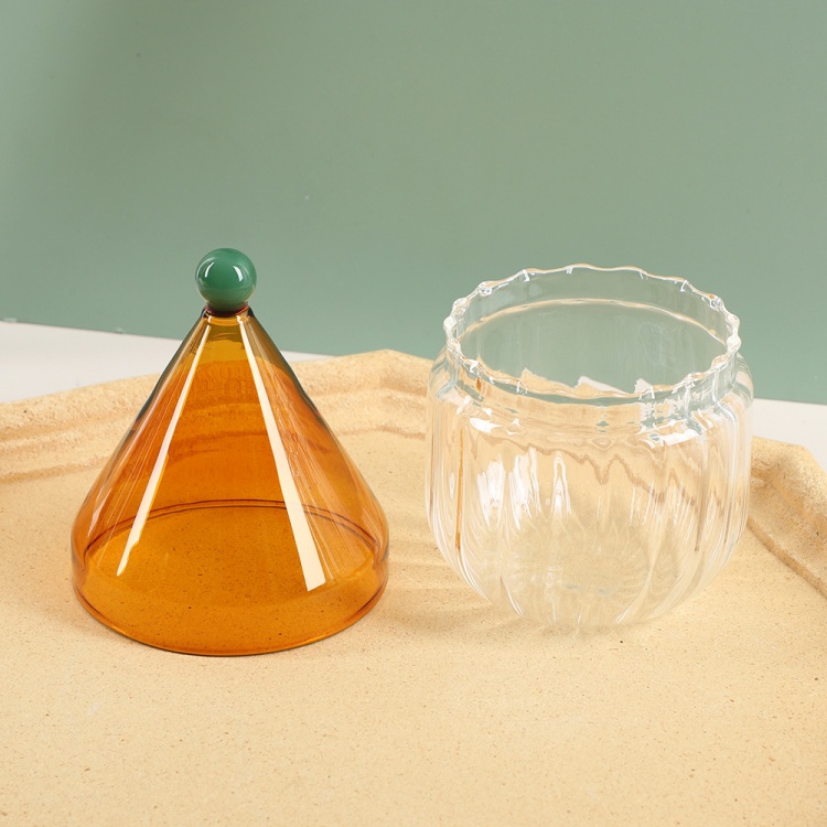 Jiateng glass cup featuring ribbed body and gnome hat lid, perfect for serving hot or cold drinks, elegant and creative design