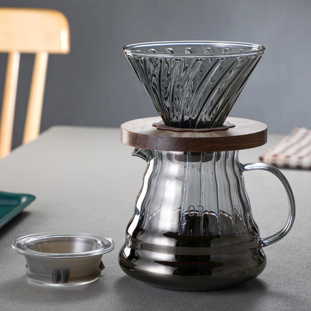 Jiateng glass pour-over coffee maker with wooden collar, perfect for brewing fresh coffee at home or in cafés, stylish and functional