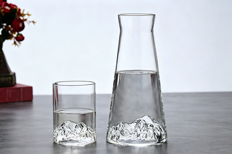 Mountain Design Glass Water Carafe Set: Elegant Drinkware for Modern Homes