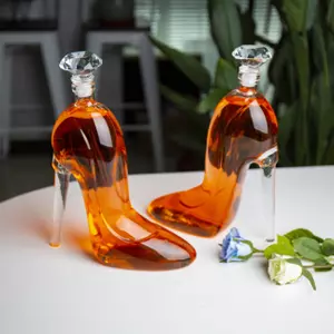 Jiateng high heel shaped glass whiskey decanter bottle with crystal stopper