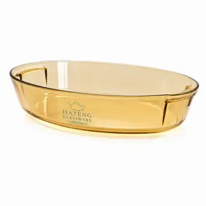 Large 4.0L amber oval borosilicate glass baking dish with integrated side handles for family meals and oven cooking.