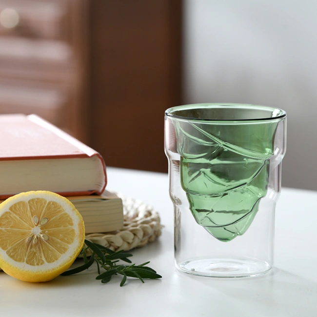 Jiateng insulated borosilicate glass cup with green leaf artistic design