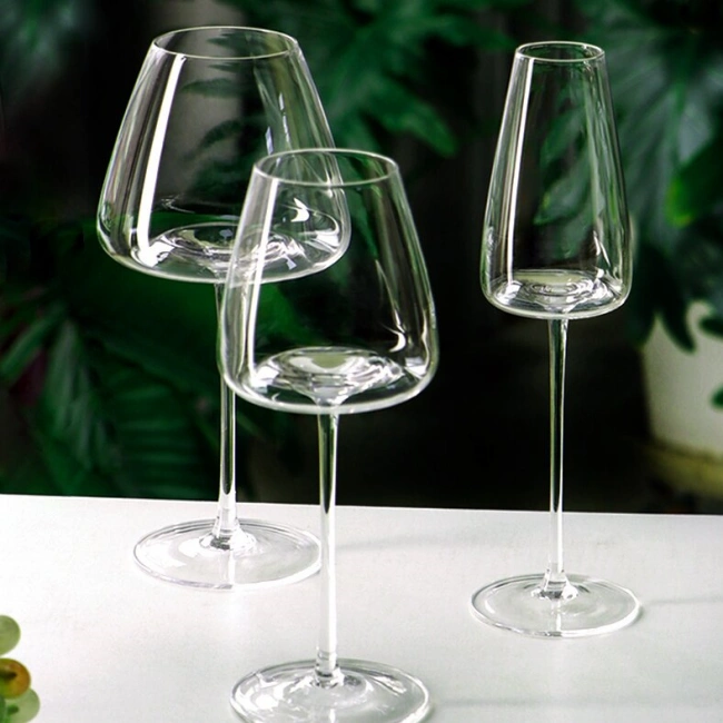 Jiateng hand-blown crystal wine glass with wide bowl design for enhanced aroma and flavor, perfect for red wine lovers.