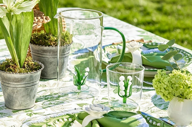 Glass Water Pitcher with Floral Design: Elevate Everyday Beverage Serving Naturally