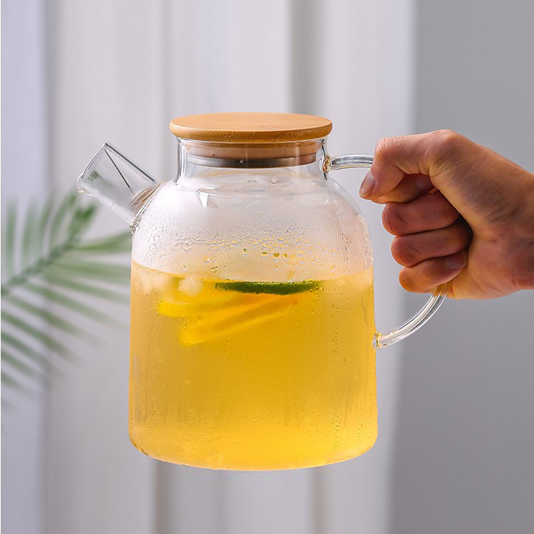 High-quality Jiateng glass pitcher with bamboo lid, ideal for home, office, or dining, modern and elegant design