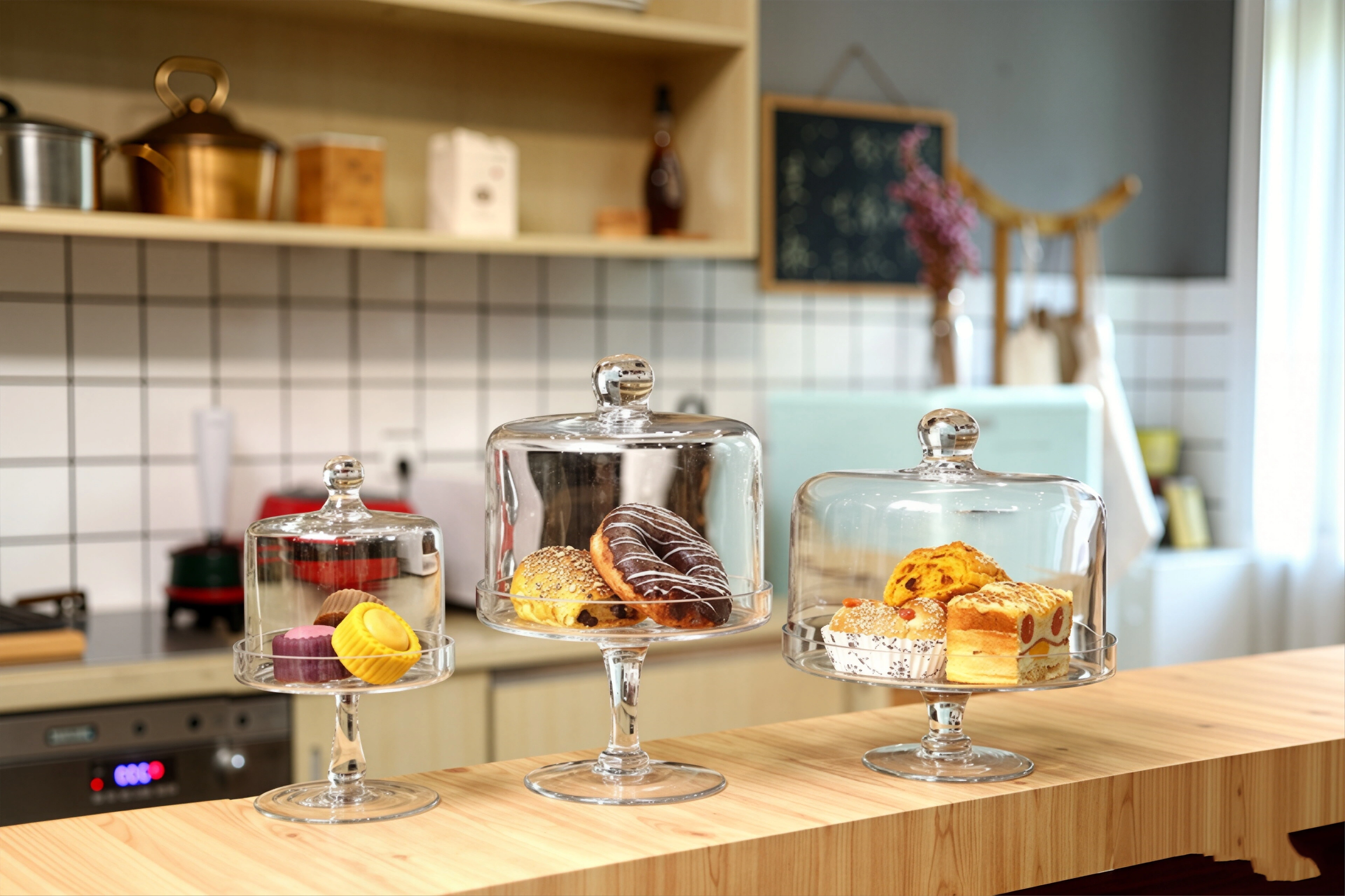 Glass Cake Dome: Elegant Dessert Display for Modern Dining